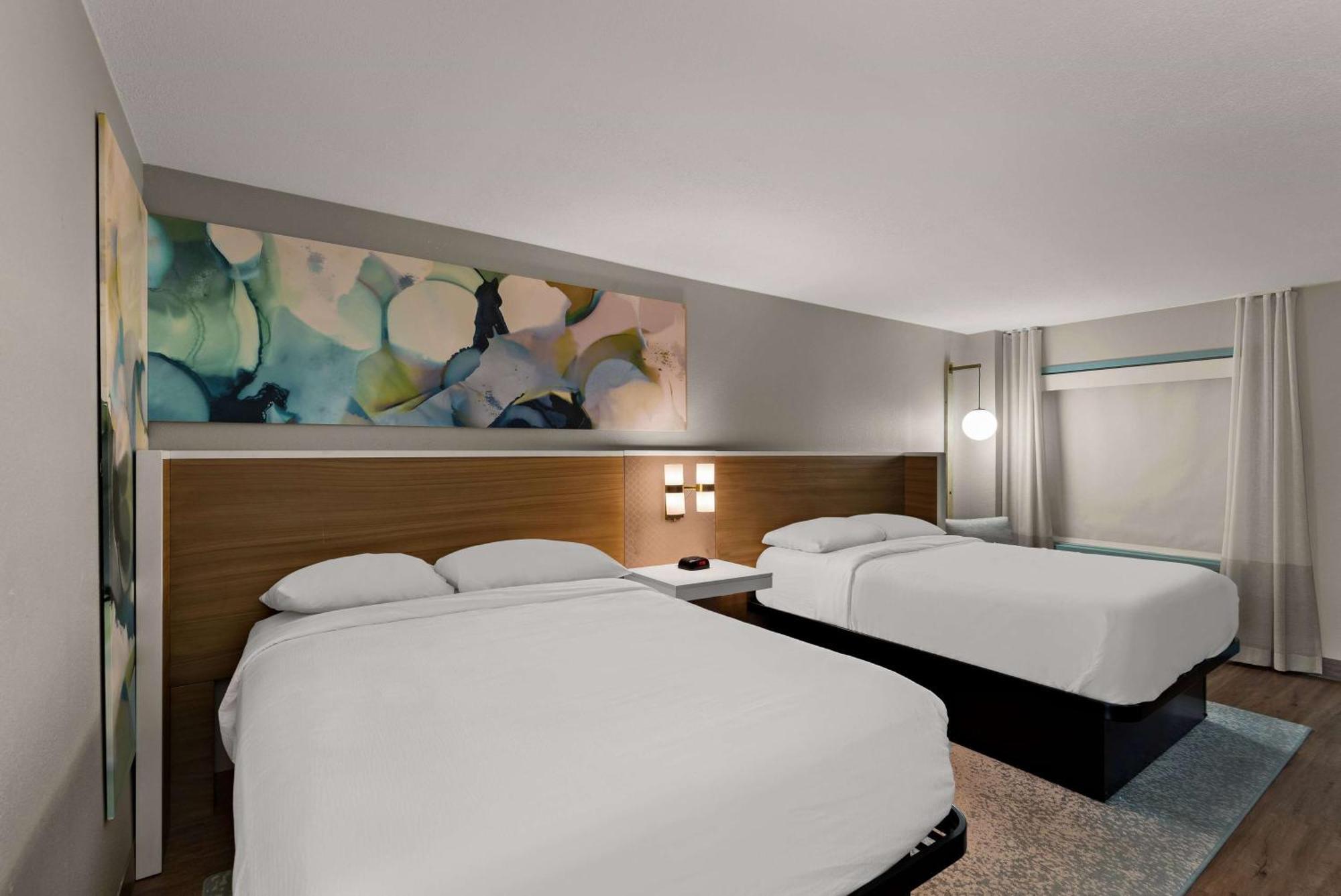 Wyndham Garden Ankeny Hotel Bagian luar foto